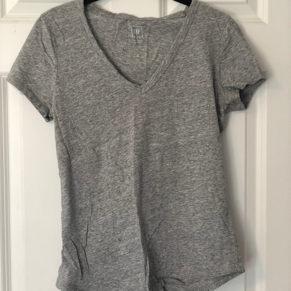 Gap V-neck Tee